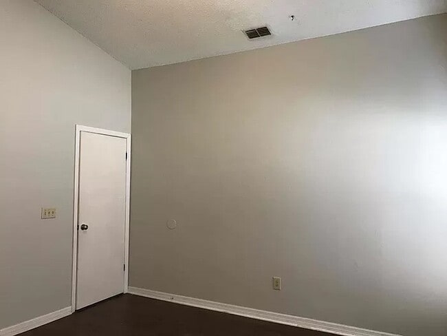 Building Photo - 5638 Grand Canyon Dr