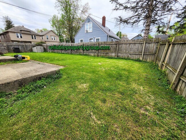Foto del edificio - New Listing in Fort Wayne