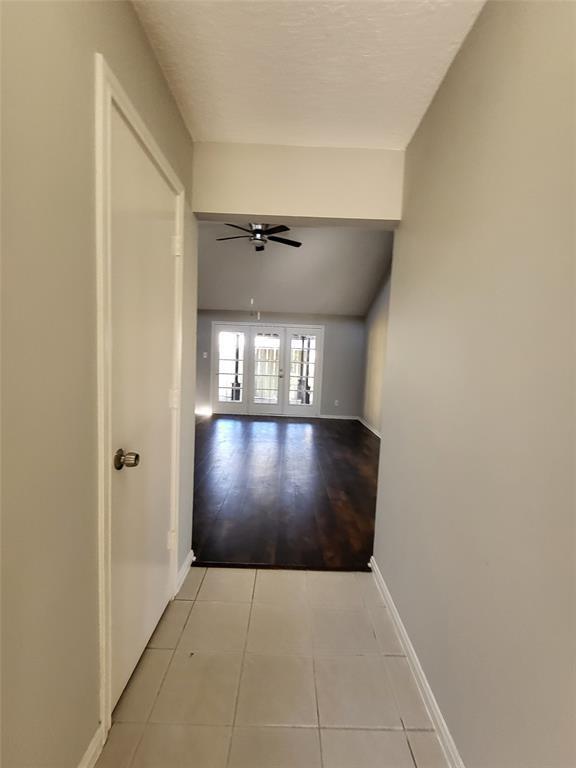 Building Photo - 6402 Skyview Dr