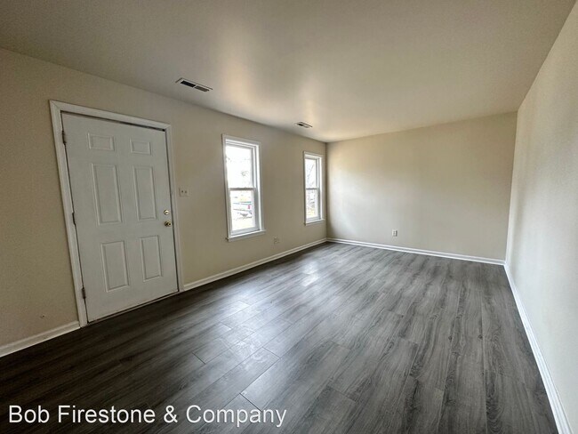 Foto del edificio - 3 br, 1.5 bath House - Luckylee Cresent 3718