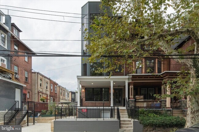 Building Photo - 5039 Pine St