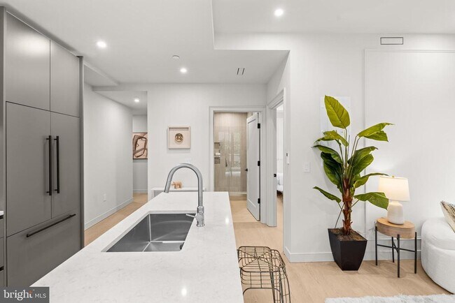 Foto del edificio - 2121 Ward Pl NW