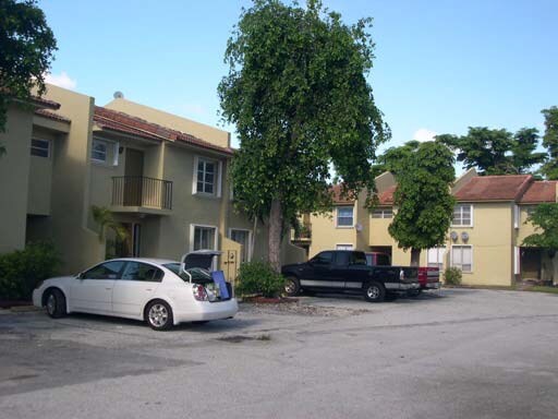 Building Photo - 3901-3940 NW 76th Ter