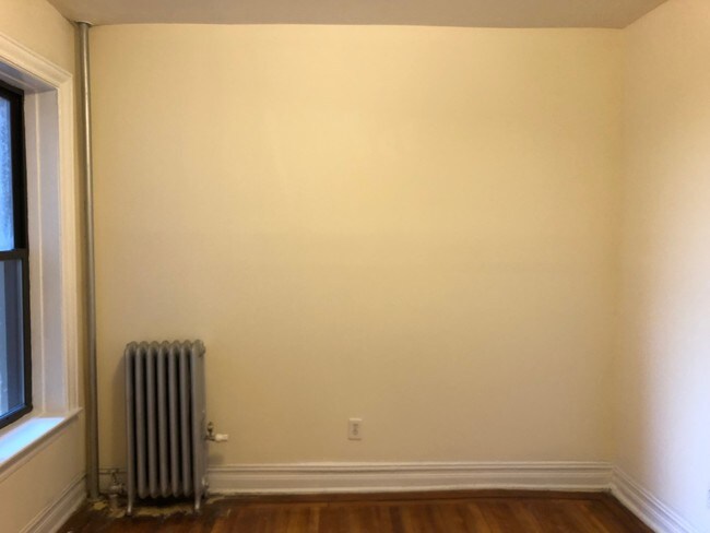 Building Photo - 565 85th St