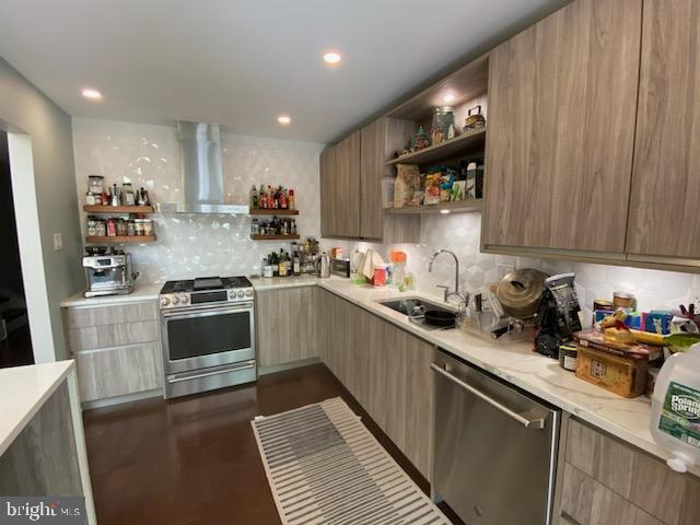 Foto del edificio - 805 Rosehill Dr