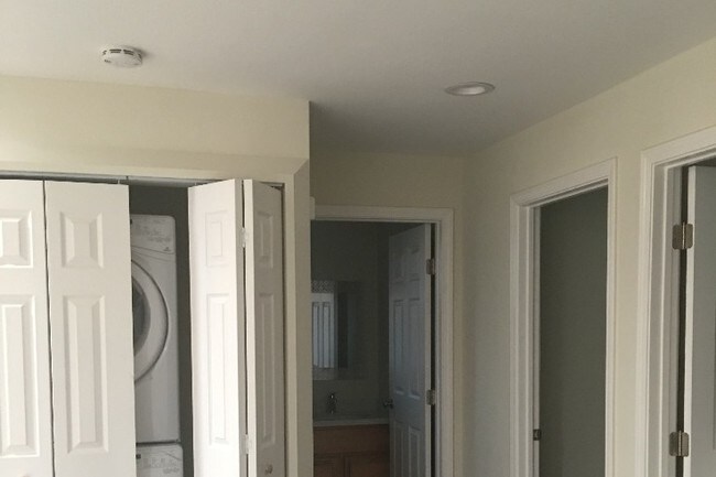 Inside - 1149 Lincoln Ct