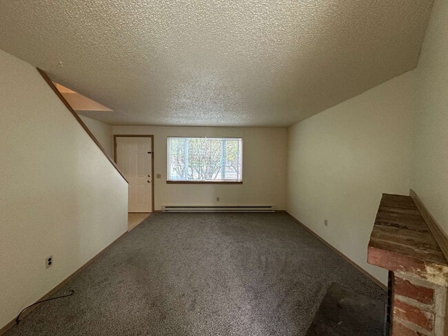 Foto del edificio - Milwaukie Triplex - 2 Bedroom