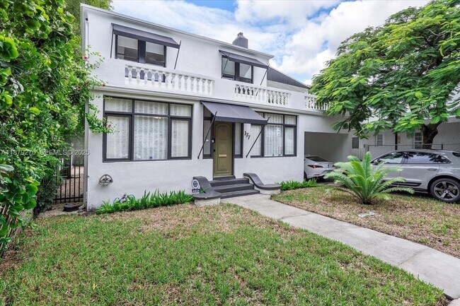 Foto del edificio - 177 NE 44th St