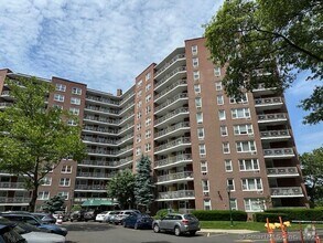 Building Photo - 91 Strawberry Hill Ave