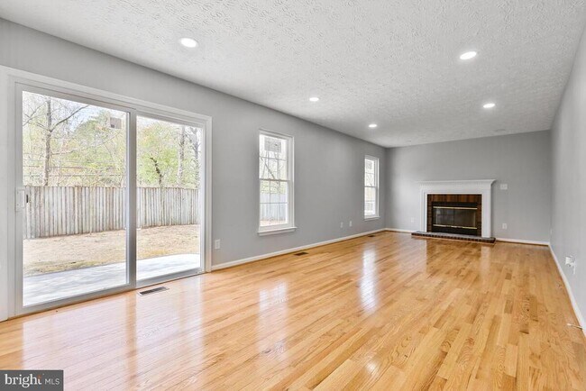 Building Photo - 7802 Shallowbrook Ct