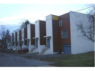 Primary Photo - 115 James St W