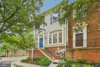 Building Photo - 8154 Skelton Cir