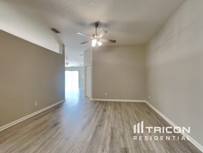 Foto del edificio - 11707 Deep Springs Dr N