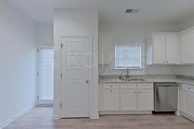 Foto del edificio - 130 English Oak Ln