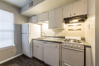 Building Photo - 3101 Tom Green St