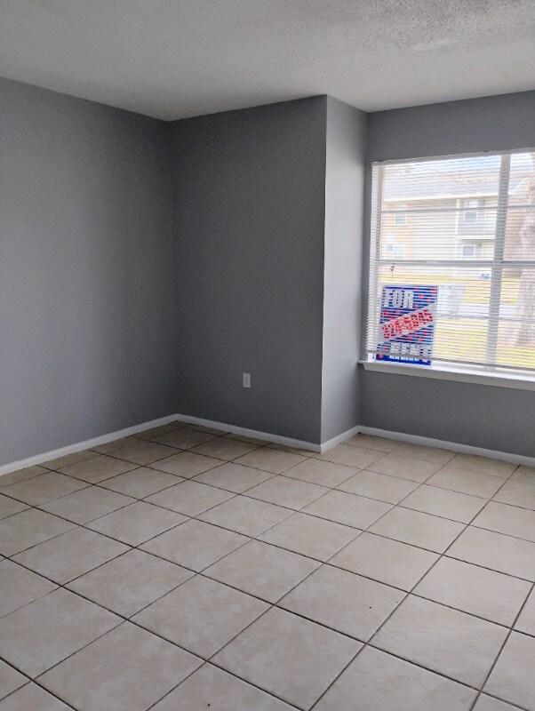 Building Photo - 1120 W Shilo Dr