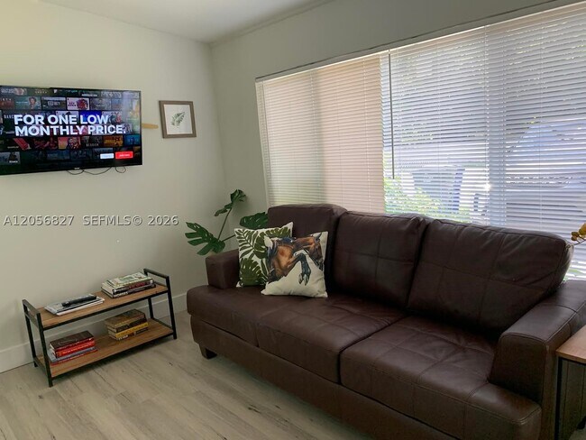 Foto del edificio - 35 SW 8th St