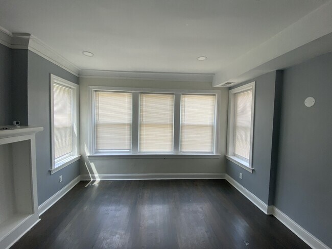 Foto del edificio - Charming 3-Bedroom Home | Updated Kitchen | Shared Laundry