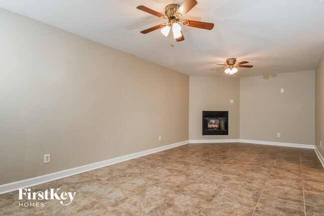 Building Photo - 7921 Woodpark Dr