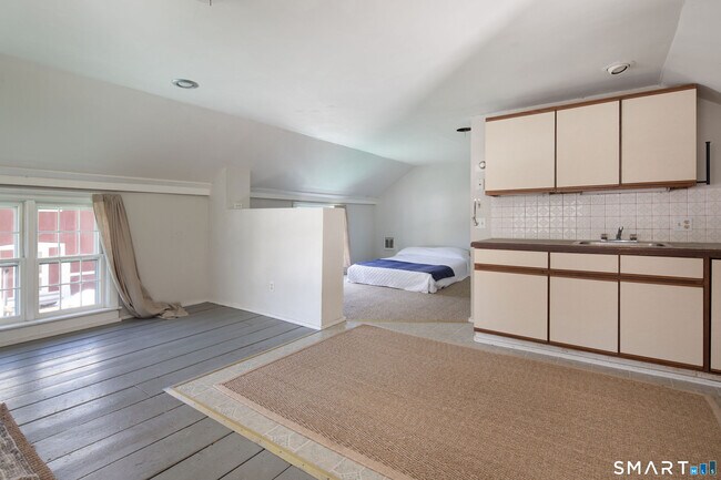 Foto del edificio - 7 Railroad St Annex