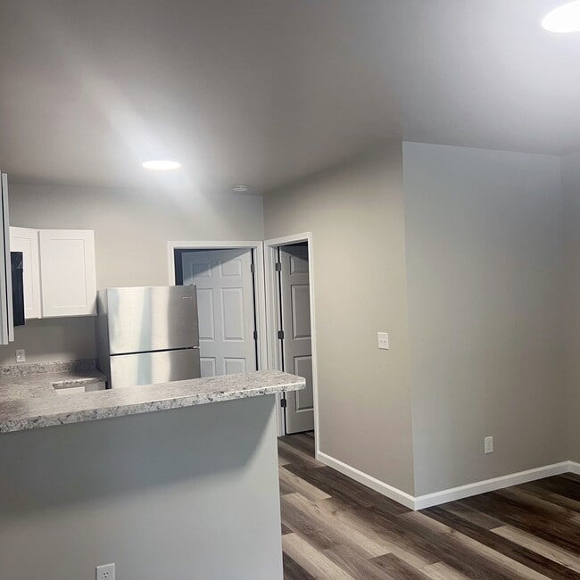 Building Photo - 716 Tall Oaks Dr