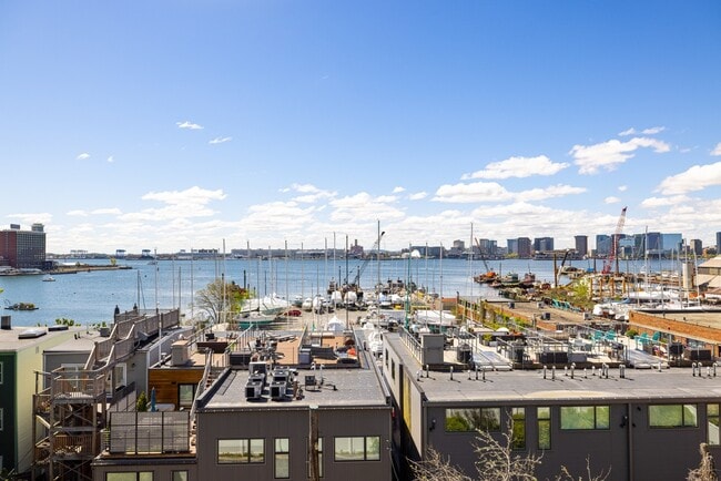 Building Photo - 275 Webster St