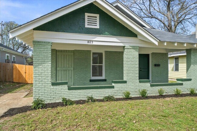 Building Photo - 823 N Watkins St