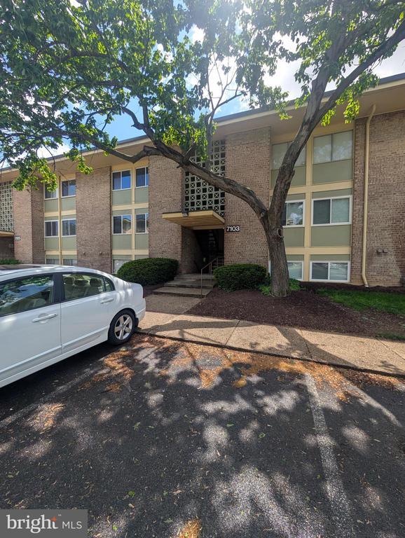 Building Photo - 7103 Donnell Pl