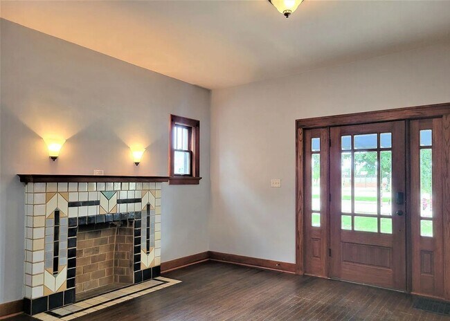 Foto del edificio - Stunning 4-Bed, 3-Bath Gem 1 Minute from Midtown!