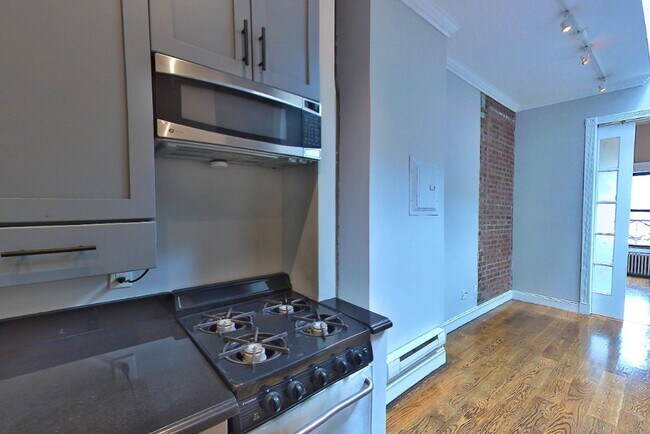 Foto del edificio - 697 Tenth Ave (47th & 48th St), #5FN