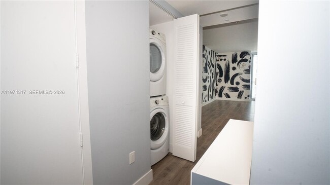 Foto del edificio - 488 NE 18th St