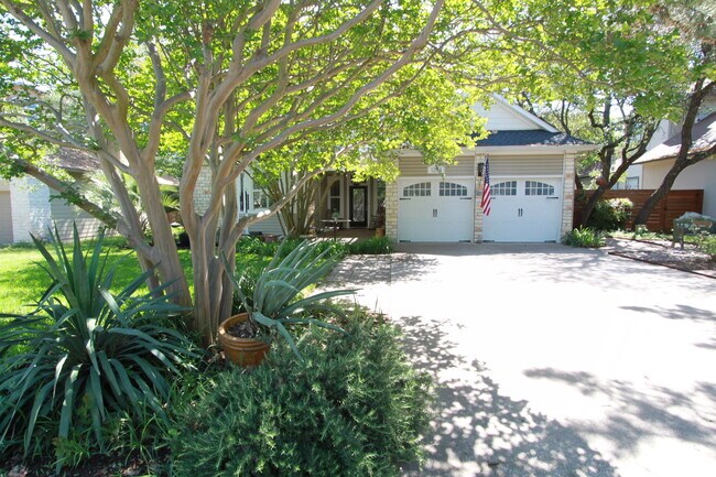 Foto del edificio - Magnificent 3 Bedroom, 2 Bath Home in Hunt...