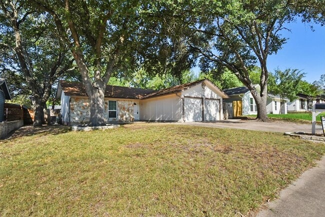 Building Photo - 7408 Lunar Dr