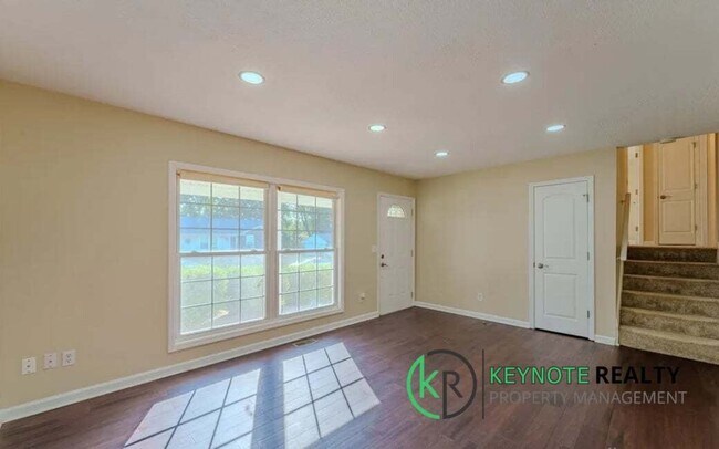 Foto del edificio - 125 Teakwood Ln