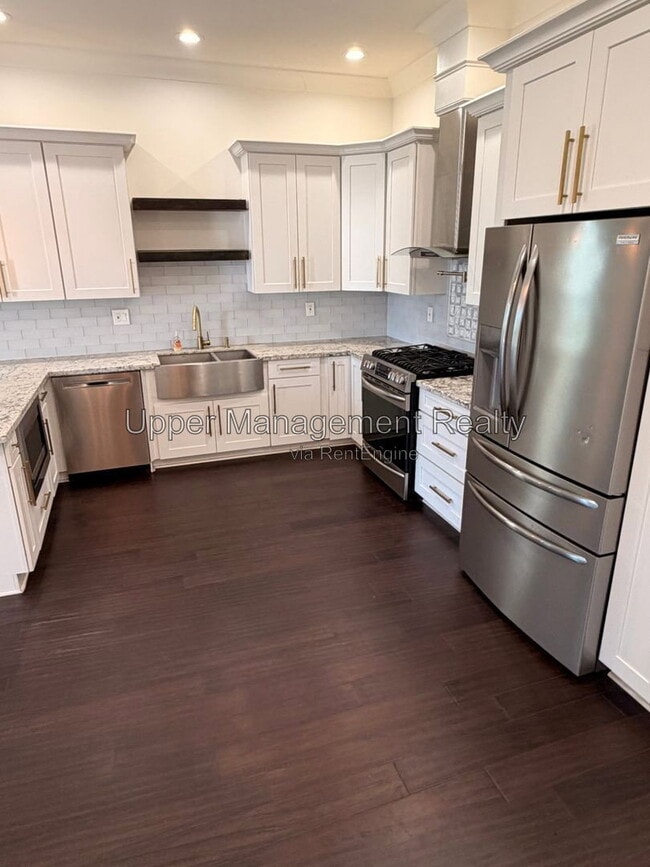 Building Photo - 2708 Burns St
