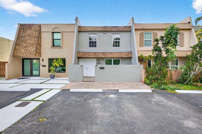 Primary Photo - 7506 NW 75th St