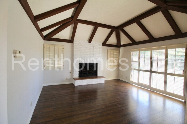 Foto del edificio - 2822 Mesa Dr