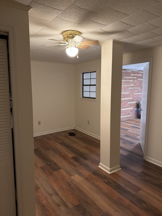 Building Photo - 273 Opperman Dr