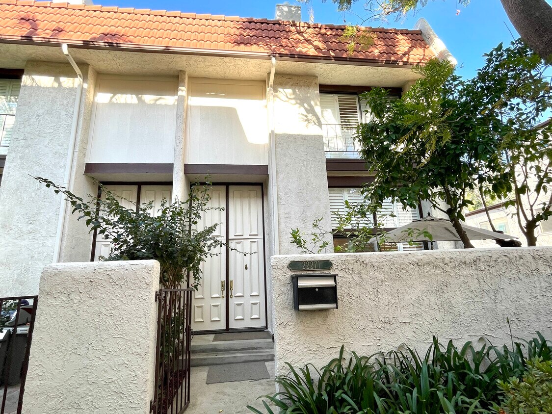 Foto principal - 22271 Erwin St