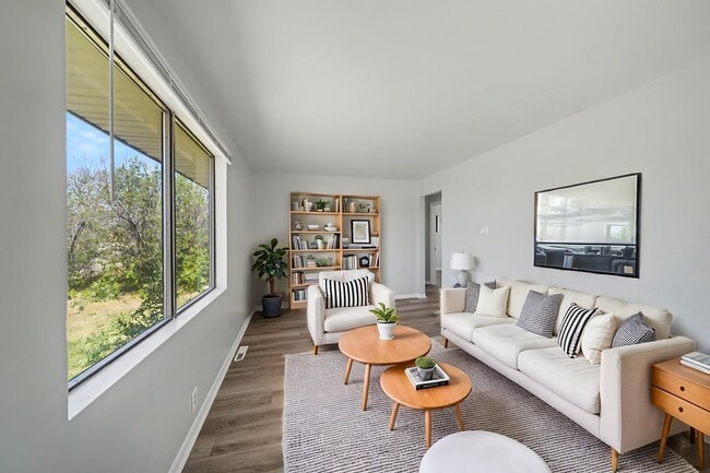 Photo - 956 Macon St House