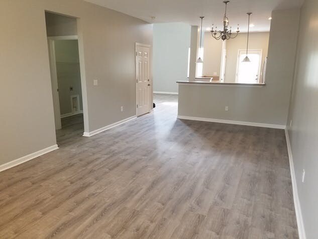 Foto del edificio - 113 Winding River Dr