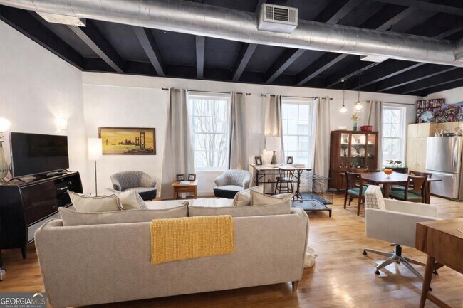 Foto del edificio - 1736 Liberty Ln