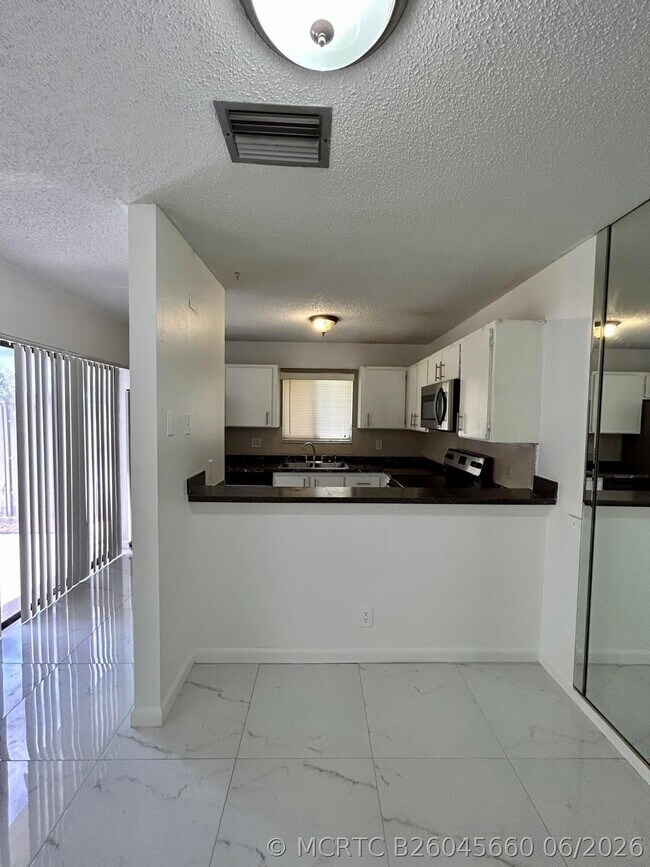 Foto del edificio - 4606 Cherry Rd