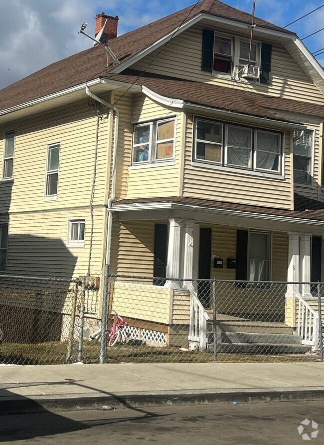 Building Photo - 159 S Main St
