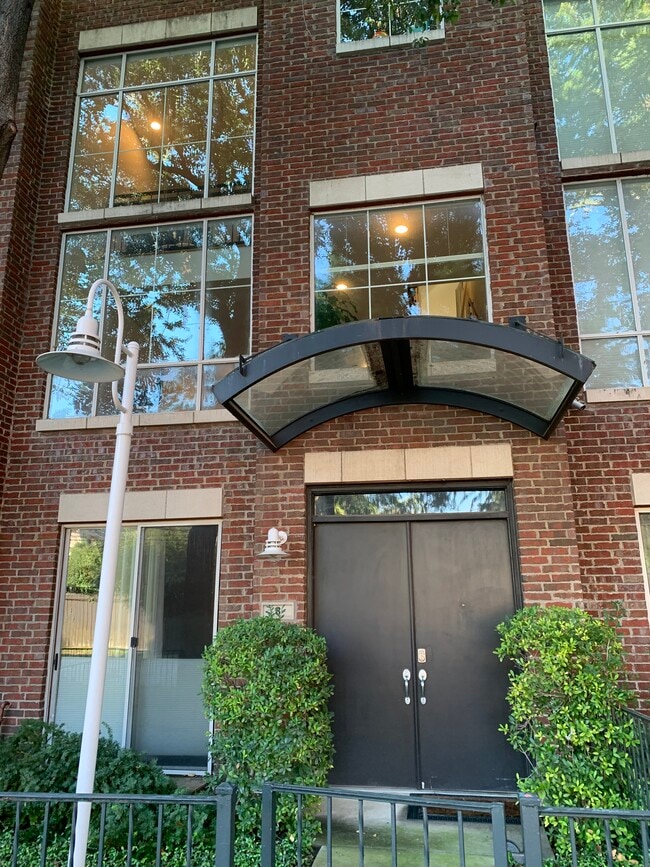 Building Photo - 4239 Rawlins St