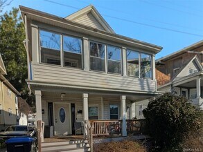 Building Photo - 25 Roosevelt Ave