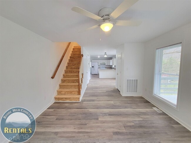 Foto del edificio - 186 Grandfather Farms Rd