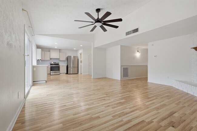 Foto del edificio - 4035 Cypressdale Dr