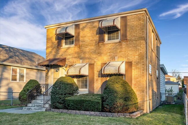 Building Photo - 3509 N Odell Ave
