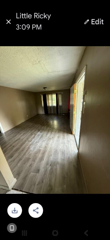 Foto del edificio - 713 Sorrells Dr